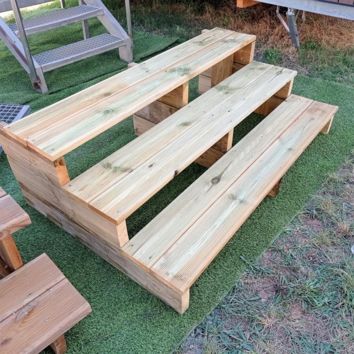 Escalera de madera exterior 3 peldaños - MundoMobilHome